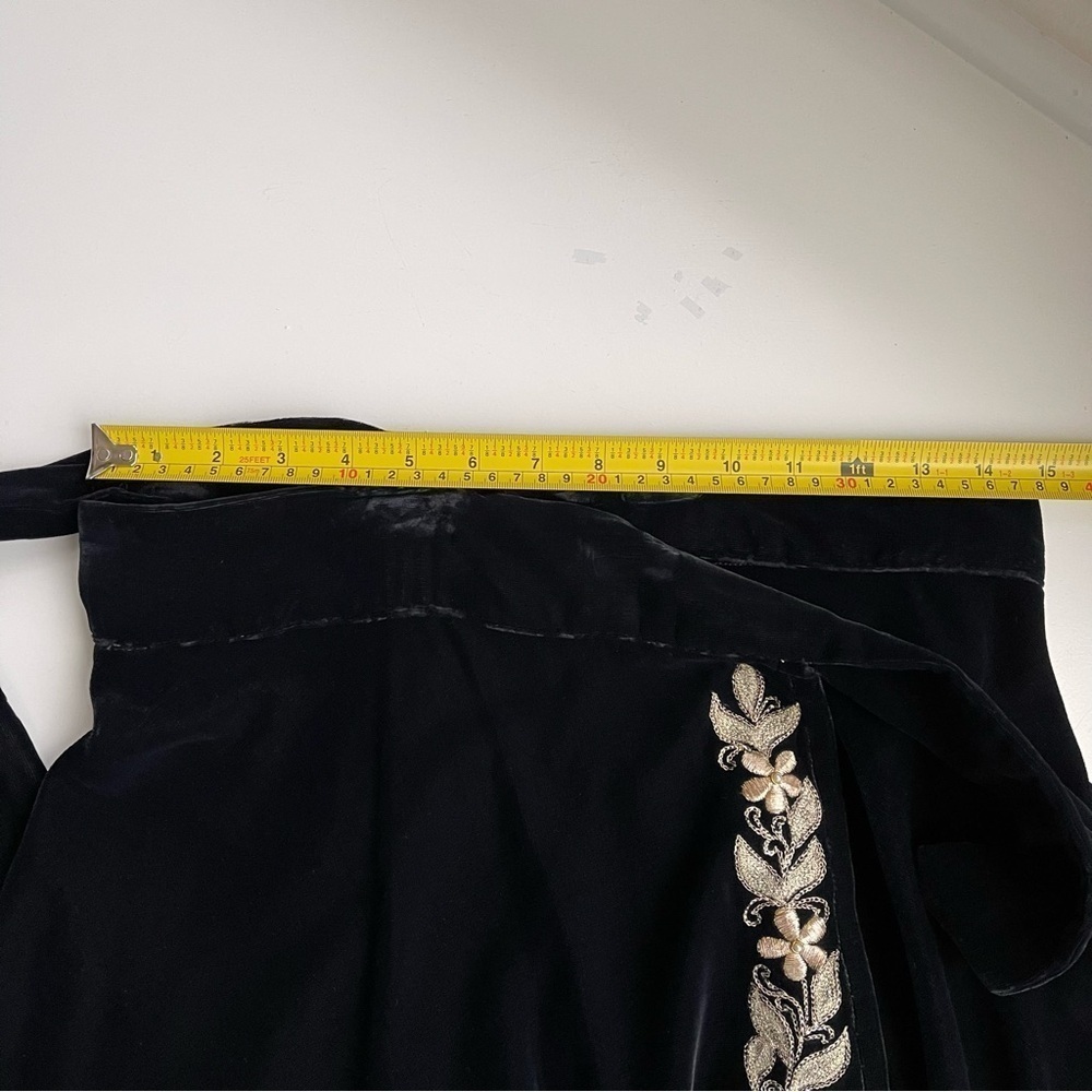 Black Velvet Wrap Skirt Gold Floral Embroidery Handmade in India S\M - Picture 10 of 13